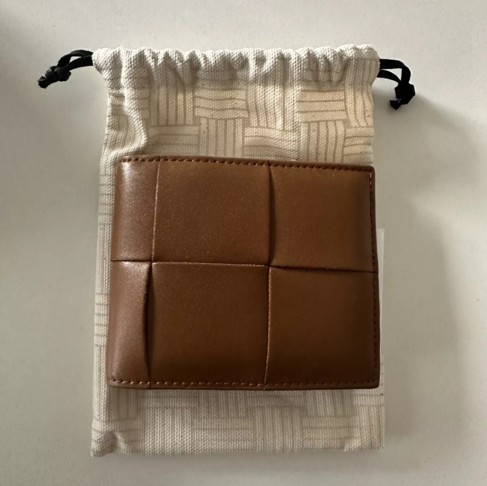 Bottega Veneta Maxi Intrecciato Leather Wallet Brown